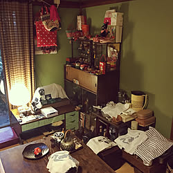 部屋全体/昔のふきん/梅の軽い木のお盆に烏瓜/大きな杉?の座卓/昔のモノに囲まれて...などのインテリア実例 - 2018-10-11 11:48:07