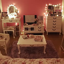 部屋全体 ピンクの部屋 ピンクの壁 敷き詰めカーペット 花柄 などのインテリア実例 16 11 18 00 15 22 Roomclip ルームクリップ