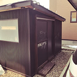 コンテナ風 物置diy 物置 古屋 自作ステッカー などのインテリア実例 05 02 19 39 13 Roomclip ルームクリップ