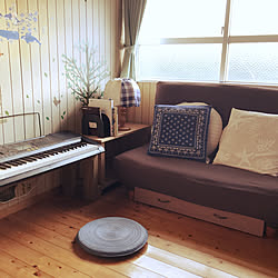 ニトリのクッションカバー/与那国織ランプシェード/ソファ下収納DIY/ピアノがある部屋/ソファ...などのインテリア実例 - 2019-11-03 07:56:39