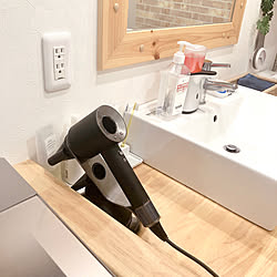ドライヤー収納 ダイソンドライヤーのアイデア おしゃれなインテリア実例 Roomclip ルームクリップ