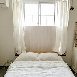 ベッド周り/寝室 インテリア/ベッドルームをシンプルナチュラルに/リラックスできる部屋を目指して/出窓周りDIY...などのインテリア実例 - 2019-07-06 15:33:55