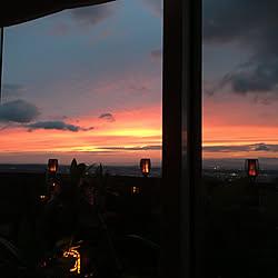 tiki torches/たいまつ風ライト/手作り噴水/夕焼け/高台にある家...などのインテリア実例 - 2019-07-05 19:43:49