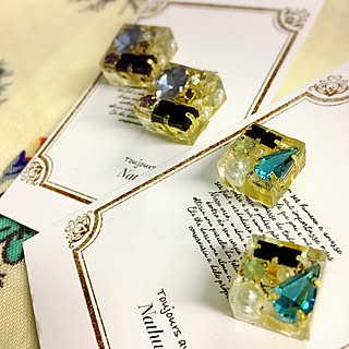 ハンドメイド レジンピアスのおしゃれなアレンジ 飾り方のインテリア実例 Roomclip ルームクリップ