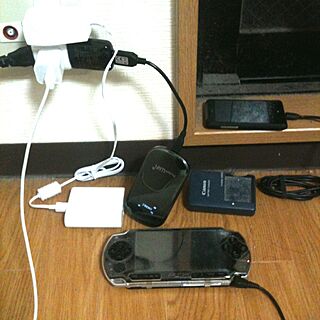 ベッド周り/PSP/Pocket WiFi/HTC/eneloop...などのインテリア実例 - 2012-05-04 01:47:13