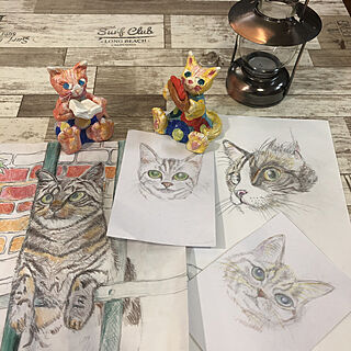 色鉛筆で猫を描く/色鉛筆画/紙粘土工作猫/机/カインズランプのインテリア実例 - 2021-08-08 22:50:53