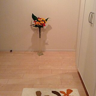 玄関/入り口/特に何もない/花瓶⁇/壁/造花のインテリア実例 - 2013-09-03 19:10:12