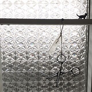 壁/天井/セリア/DIY/窓枠風/ステンドグラス...などのインテリア実例 - 2017-04-06 14:59:22