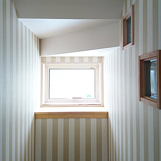 サンゲツ ストライプクロスの商品を使ったおしゃれなインテリア実例 Roomclip ルームクリップ