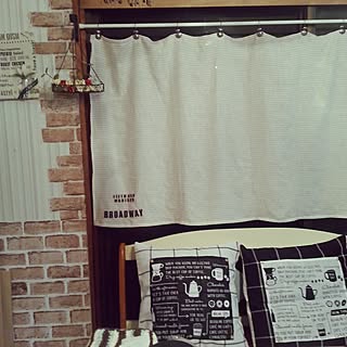カフェカーテンリメイク セリアクッションカバーのインテリア実例 Roomclip ルームクリップ