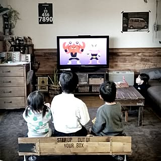 部屋全体/DIYベンチ/子供がいる家/壁紙屋本舗さん/フェイクグリーン...などのインテリア実例 - 2016-03-18 20:12:00