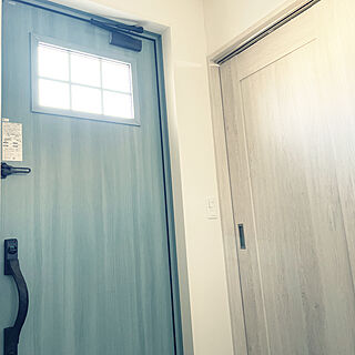 玄関からの光/水色のドア/玄関ドア/日の光/玄関/入り口のインテリア実例 - 2022-05-03 07:15:45