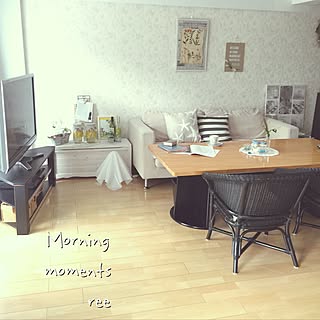 部屋全体/洋書/カフェラテと一緒に♡/いいね！押し逃げばかりでごめんなさい。/いいね&フォローありがとうございます☆...などのインテリア実例 - 2017-06-02 08:23:51