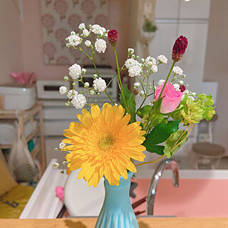 おやすみなさい✩.*˚/花瓶は100均/キッチンカウンターの上/お花の定期便/お花を飾る...などのインテリア実例 - 2020-09-13 21:36:44
