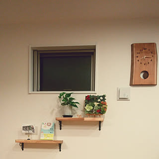 棚/ポストカード♡/ポトス/カフェ本/鍛冶屋の棚受...などのインテリア実例 - 2017-10-14 20:23:36