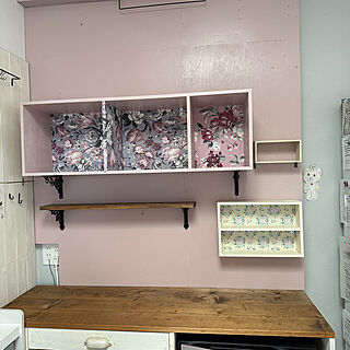 壁紙/DIY棚/食器棚DIY/ピンク色/キッチンのインテリア実例 - 2023-05-22 00:13:25