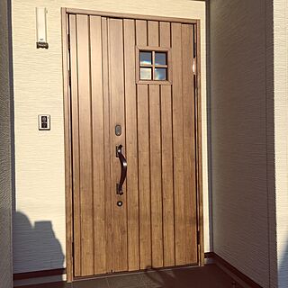 玄関/入り口/いい色なんです/小窓がお気に入り/玄関ドア/木目...などのインテリア実例 - 2016-03-24 17:28:44