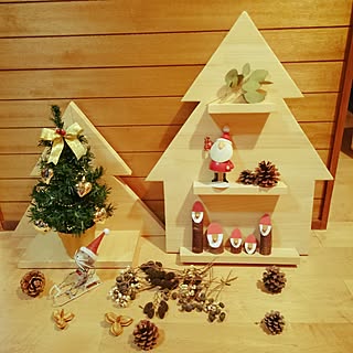 玄関/入り口/クリスマスリース/端材 DIY/全部手作り/飾り棚DIY...などのインテリア実例 - 2015-11-07 17:09:59