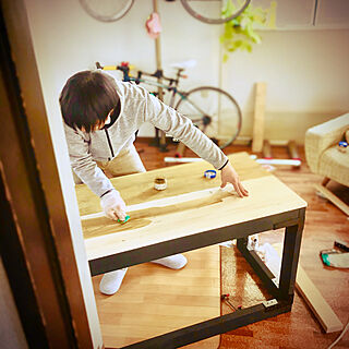 2×4/デスクDIY/塗装作業中/ディアウォール/賃貸...などのインテリア実例 - 2020-04-18 18:32:59