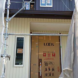 玄関/入り口/リフォーム/窓枠/ガルバリウム鋼板/LIXILのインテリア実例 - 2016-03-20 17:07:52
