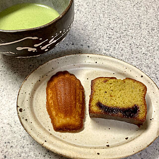 ピスタチオとチェリーのケーク/マドレーヌ/作家さんの器/粉引き/焼き菓子...などのインテリア実例 - 2021-10-07 22:36:11