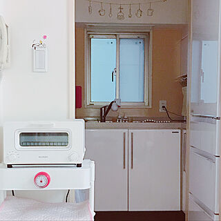 狭いキッチンを使いやすく/BALMUDA The Toaster/MITSUBISHI冷蔵庫/IKEAロースコグワゴン/ホワイトインテリア...などのインテリア実例 - 2019-04-05 21:39:05