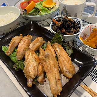 鳥の唐揚げ/今日の晩御飯/RCの出会いに感謝♡/ひじきの煮物/リビングのインテリア実例 - 2022-04-08 18:59:35