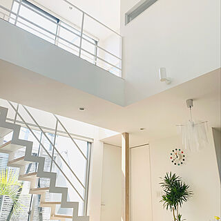 廊下/階段/吹き抜け/大きな窓/観葉植物...などのインテリア実例 - 2020-03-18 14:05:11