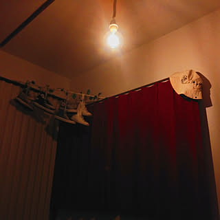 ベッド周り/bed/converse/curtain/red...などのインテリア実例 - 2018-12-03 23:31:28