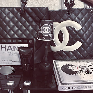 棚/一人暮らし/CHANEL/ダイソーリメイクシート大理石柄/CHANELコレクション...などのインテリア実例 - 2017-11-02 05:50:07