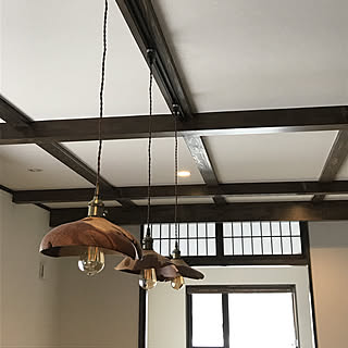 壁/天井/カメラマーク消し/エジソン電球/ダイニングテーブルの上/山小屋みたい...などのインテリア実例 - 2018-02-25 10:19:01