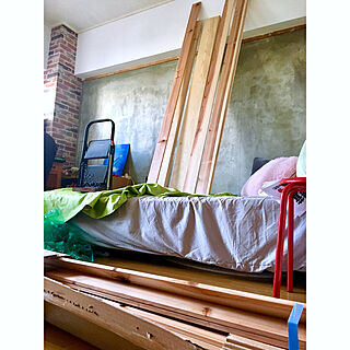 ベッド周り/無塗装/杉板/コンクリート壁/壁紙貼り替え...などのインテリア実例 - 2017-08-16 17:10:41