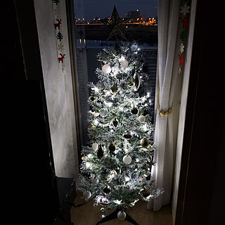 クリスマス/マンション暮らし/タイルカーペット敷いてます/クリスマスツリー150cm/LEDライト...などのインテリア実例 - 2020-11-08 05:57:04