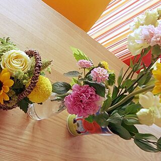 リビング/無垢や天然木が好き/お花を飾る/ビタミンカラー/一枚板風テーブルのインテリア実例 - 2014-03-26 18:00:29