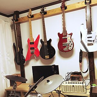 ギターのある部屋/ギターを壁掛けに/ギターハンガーのインテリア実例 - 2016-12-25 01:47:22