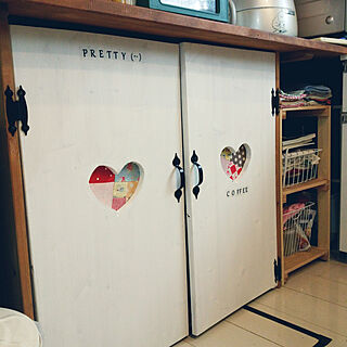 棚/ﾊﾟﾂﾁﾜｰｸ/食器棚DIY/ペンキ塗りました/カウンタ下食器棚DIYのインテリア実例 - 2020-02-18 09:52:23
