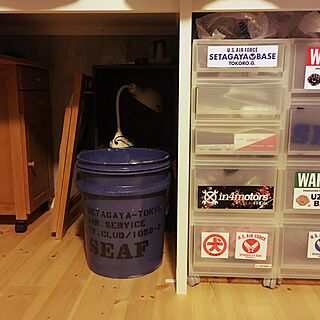 棚/貰い物のペール缶でゴミ箱を作成。/ハードボイルド/男前/DIY...などのインテリア実例 - 2017-02-08 12:36:07