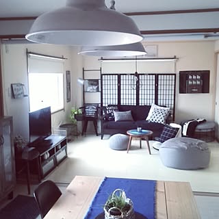 部屋全体/ダイソー♡/ニトリ/ダイニングテーブル天板DIY/差し色をブルーにしてみました✨...などのインテリア実例 - 2016-05-09 08:04:17