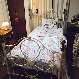 ベッド周り/娘の部屋/お前もガチかい!/お姫様ベッド/ローラアシュレイのベッド...などのインテリア実例 - 2022-03-28 19:38:16