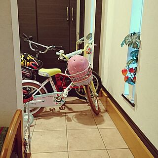 自転車/いろいろなインテリアが好き/窓辺が好き/こどもと暮らす。/生活感...などのインテリア実例 - 2016-09-30 23:51:15