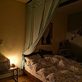 ベッド周り/寝室/間仕切りカーテン/ニトリ/ベッドカバー...などのインテリア実例 - 2022-10-12 23:16:00