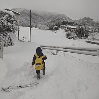 玄関/入り口/家の写真じゃないですが/こどものいる暮らし/登園中/雪...などのインテリア実例 - 2023-01-25 12:19:10