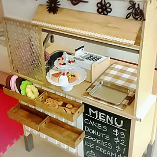 部屋全体/お店屋さんごっこ/ダイソー木材/ダイソー/ままごとキッチン...などのインテリア実例 - 2015-09-09 19:07:06