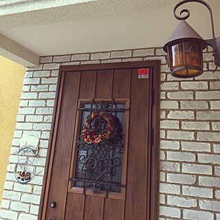 玄関/入り口/レンガの壁/玄関ドア/外灯/玄関ドア周りは白いレンガ...などのインテリア実例 - 2016-12-23 14:28:13