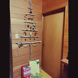 玄関/入り口/クリスマス/ｸﾘｽﾏｽの飾り付け/ｳｫｰﾙｸﾘｽﾏｽﾂﾘｰ/ｸﾛｶﾞﾈﾓﾁ...などのインテリア実例 - 2021-12-04 19:13:31