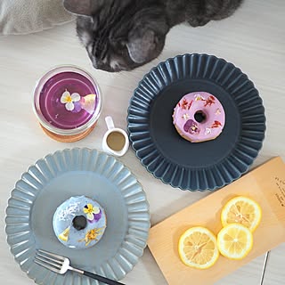 リビング/おうちカフェ/お取り寄せスイーツ/edibleflowers/donut...などのインテリア実例 - 2023-06-29 17:58:43