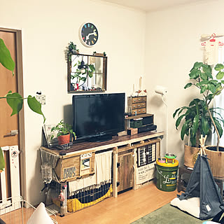 狭いリビング 犬ケージリメイクのレイアウト おしゃれなインテリアコーディネートの実例 Roomclip ルームクリップ