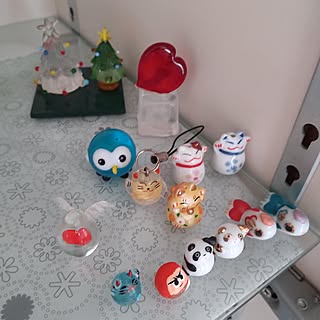 小さいクリオネ/小さいガラス細工のクリスマスツリー/小さい陶器のだるま/小さい陶器のパンダ/小さい陶器の金魚...などのインテリア実例 - 2021-09-28 15:44:12