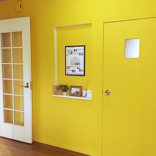 玄関/入り口/白いドア/廊下の壁/黄色い壁/ペイント壁...などのインテリア実例 - 2016-05-13 09:13:35