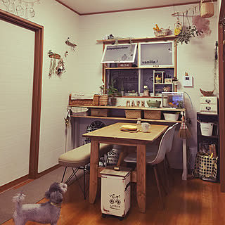 部屋全体/ダイニングテーブル＆チェア/パタパタ窓枠DIY/ハンドメイド/リメ一斗缶...などのインテリア実例 - 2018-08-28 23:25:32